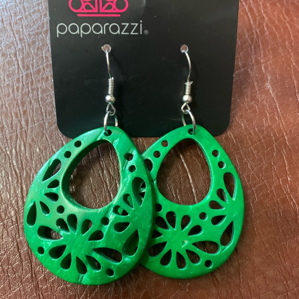 Wood greenn earrings
